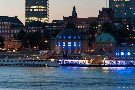 Hamburger Hafen in Blau