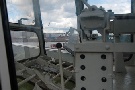 Blick ins Führerhaus eines alten Kaikrans