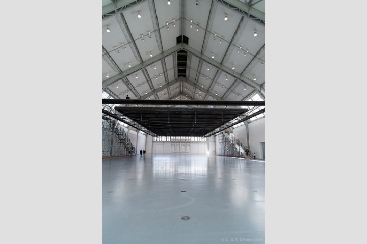 die Halle und das Field