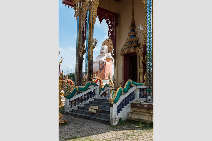 Wat Plai Laem