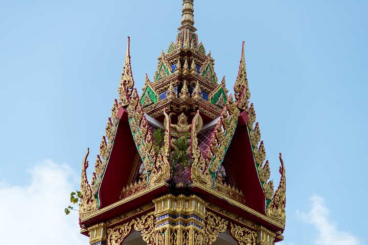 Wat Plai Laem